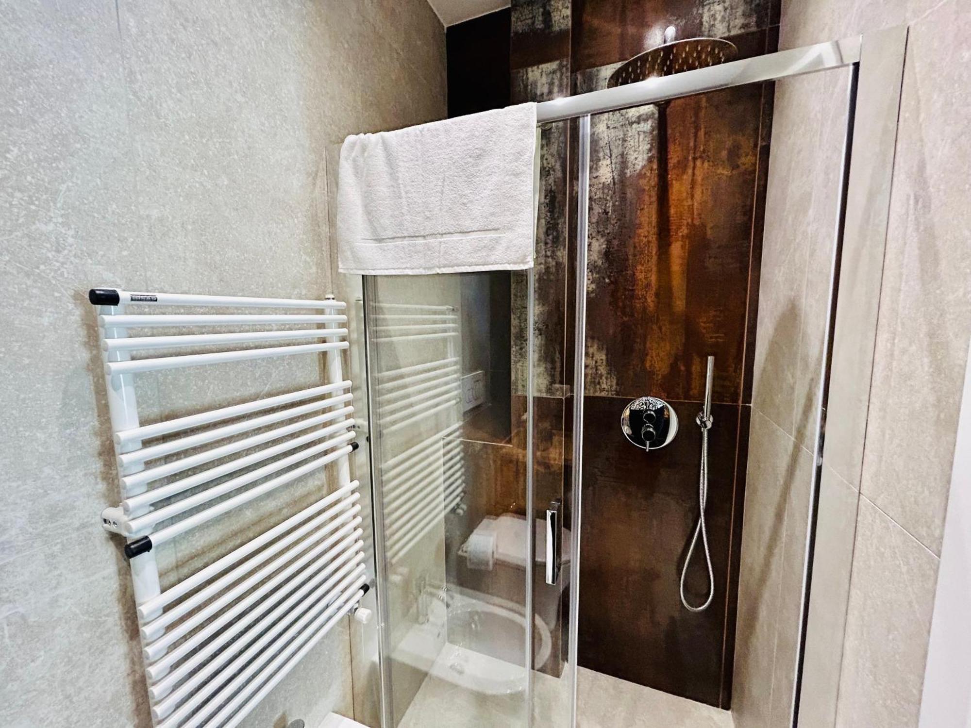 Aura Guest house