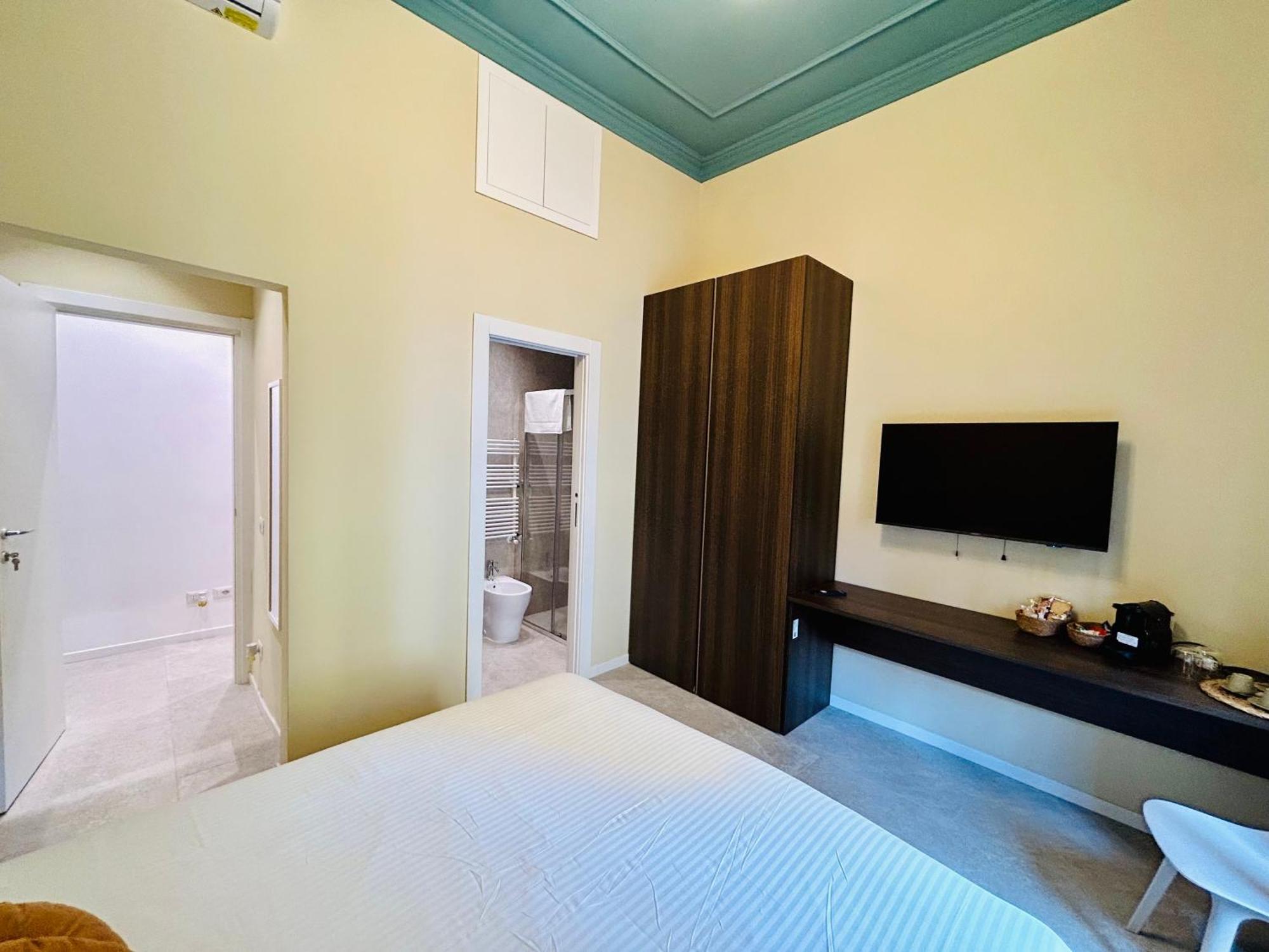 Aura Guest house